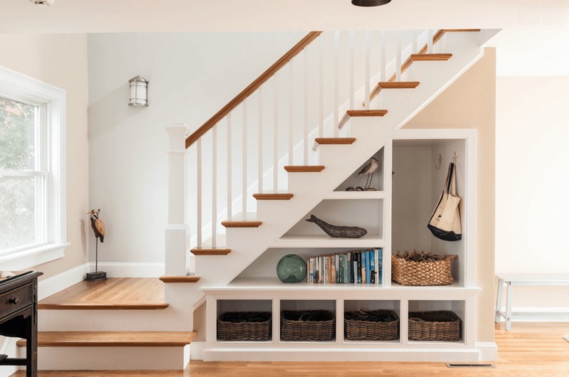 Tận dụng gầm cầu thang để làm tủ đựng vật dụng sách vở Tận dụng gầm cầu thang để làm tủ đựng vật dụng sách vở